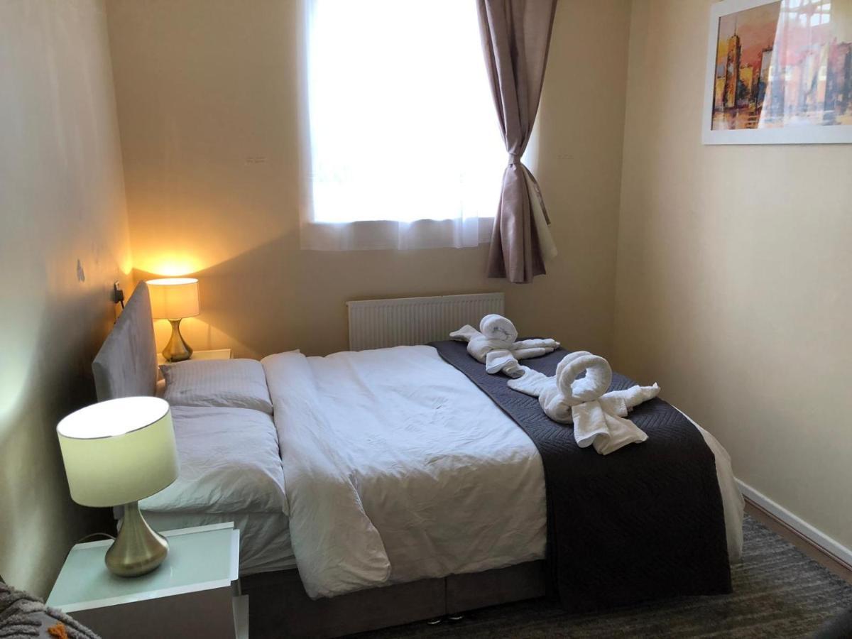 Entire Flat Very Comfortable 1 Bedroom Лондон Екстериор снимка